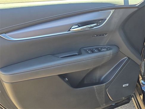 Certified 2024 Cadillac XT6 Luxury image 23