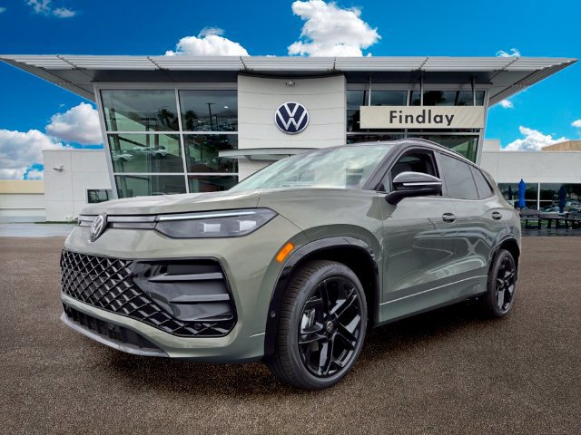 New 2026 Volkswagen Tiguan SE R-Line FWD image 2