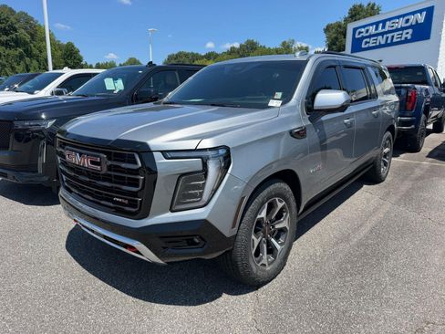 Used 2025 GMC Yukon XL AT4 Ultimate AWD/4WD image 2