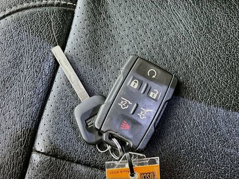 Used 2016 GMC Yukon SLE w/ HD Trailering Package AWD/4WD image 12