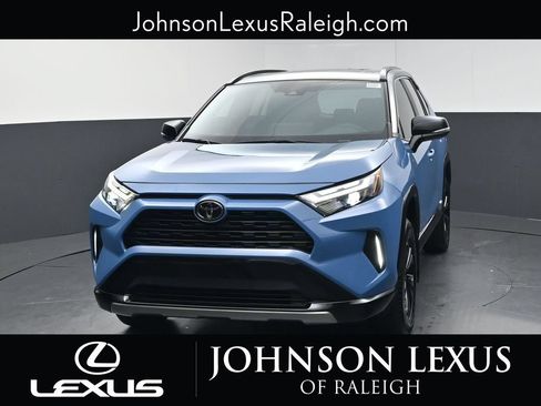 Used 2025 Toyota RAV4 XSE w/ Weather Package AWD/4WD image 5