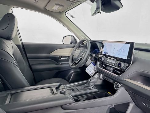 New 2026 Toyota Grand Highlander Platinum image 32