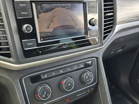 Used 2022 Volkswagen Atlas Cross Sport SE image 23