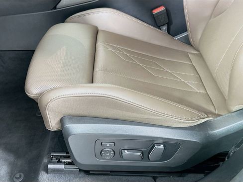 Used 2025 BMW X3 xDrive30i w/ Premium Package image 19