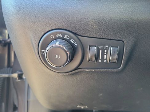 Certified 2024 Jeep Compass Limited image 21