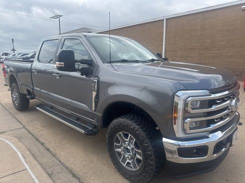 Used 2024 Ford F350 Lariat w/ FX4 Off-Road Package AWD/4WD image 3