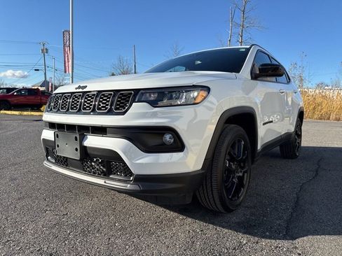 New 2026 Jeep Compass Latitude image 3