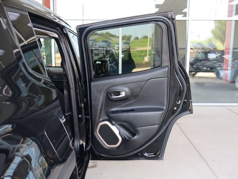 Used 2017 Jeep Renegade Limited FWD image 35
