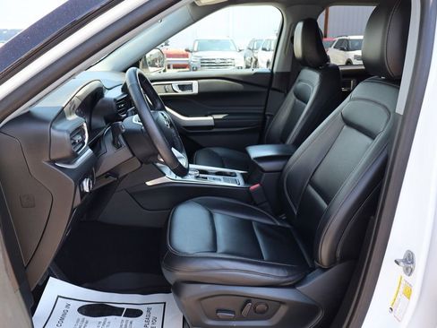 Used 2023 Ford Explorer XLT w/ Equipment Group 202A RWD image 19