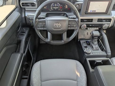Certified 2026 Toyota Tacoma SR5 AWD/4WD image 11