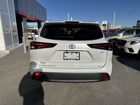 Used 2026 Toyota Highlander XLE image 7