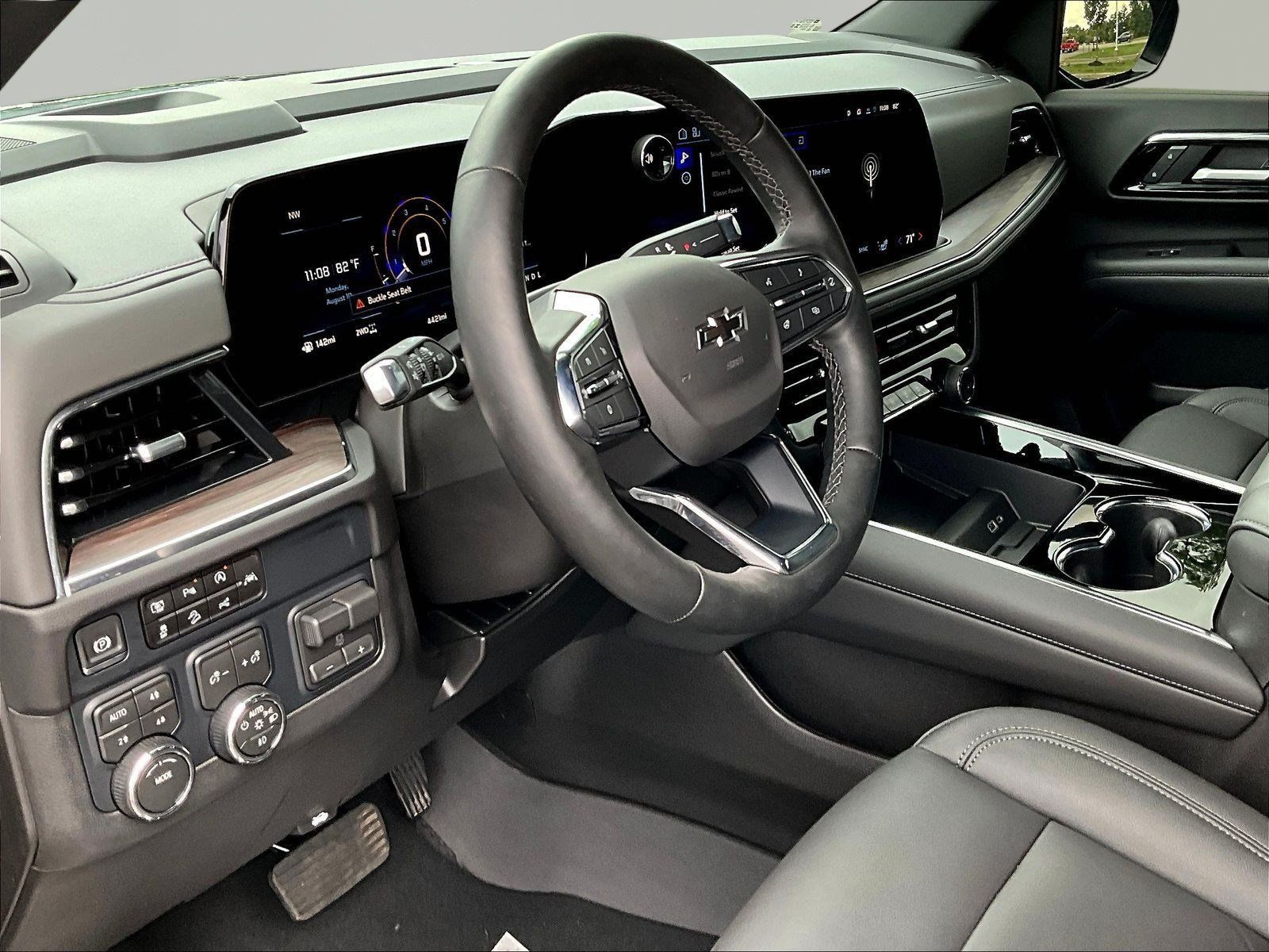 Used 2026 Chevrolet Tahoe Z71 w/ Comfort Package AWD/4WD image 17