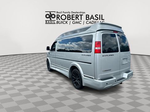 Used 2021 Chevrolet Express 2500 LS w/ Enhanced Convenience Package RWD image 6