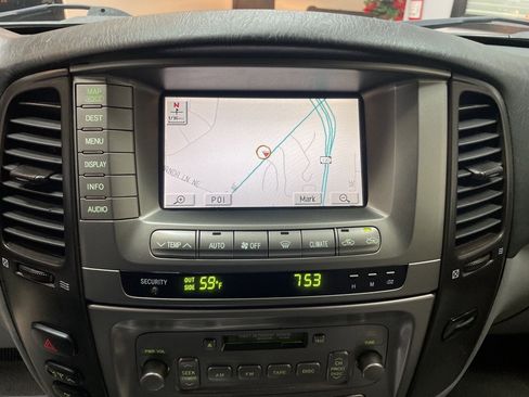 Used 2003 Toyota Land Cruiser image 22