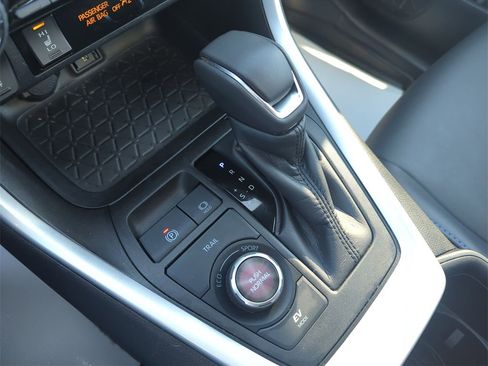 Used 2022 Toyota RAV4 XSE w/ XSE Grade Weather Package image 20