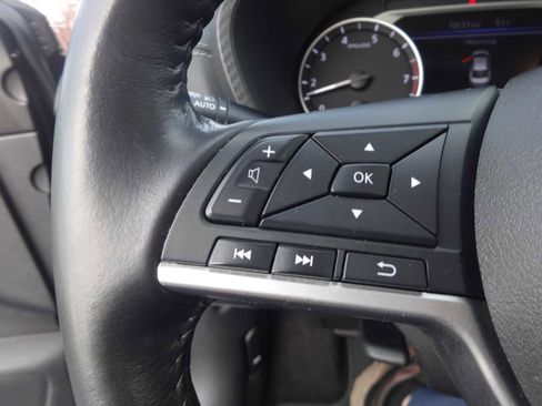 Used 2022 Nissan Sentra SV image 18