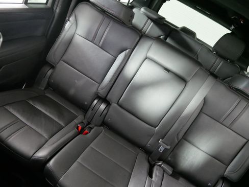 Used 2022 Chevrolet Suburban RST w/ Luxury Package AWD/4WD image 12