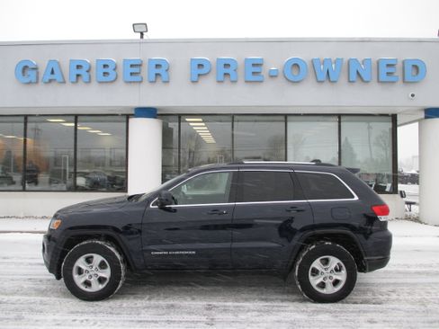 Used 2016 Jeep Grand Cherokee Laredo w/ Quick Order Package 23E image 2