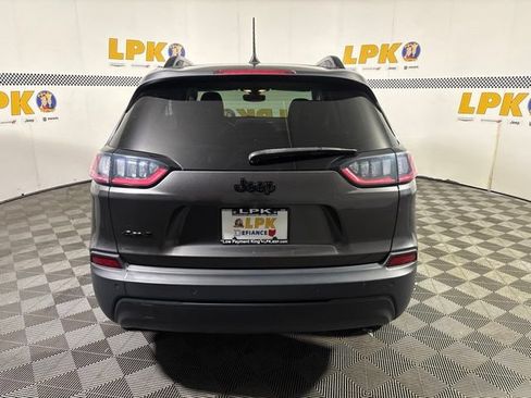 Used 2019 Jeep Cherokee Latitude Plus AWD/4WD image 4