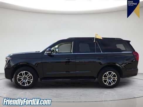 Certified 2025 Ford Expedition Active AWD/4WD image 3