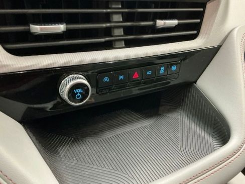 Used 2025 Ford Explorer Active w/ Active Comfort Package image 23