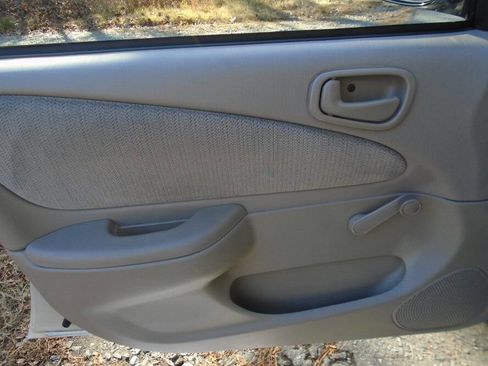 Used 2002 Toyota Corolla CE image 16