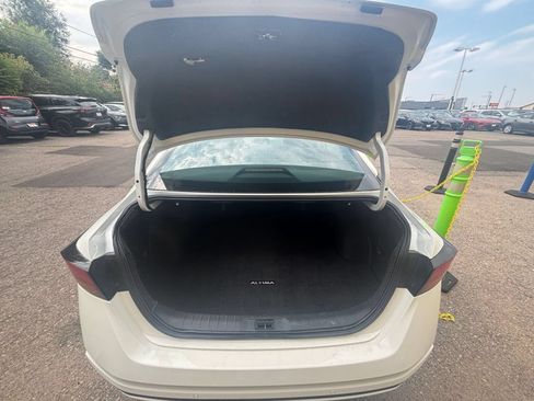 Used 2025 Nissan Altima 2.5 SV FWD image 29