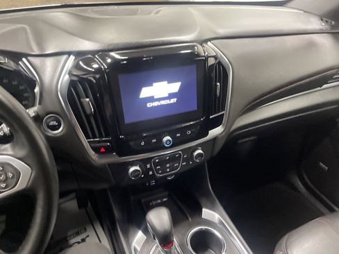 Used 2024 Chevrolet Traverse RS image 29