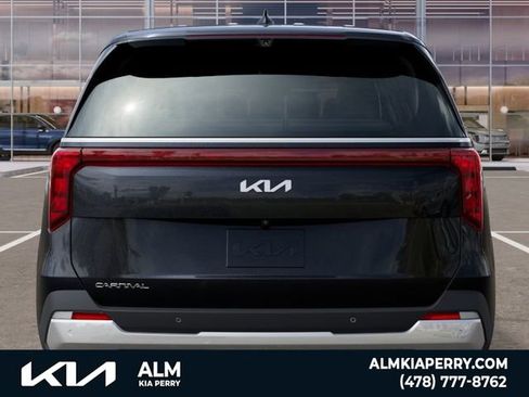 New 2026 Kia Carnival FWD image 13