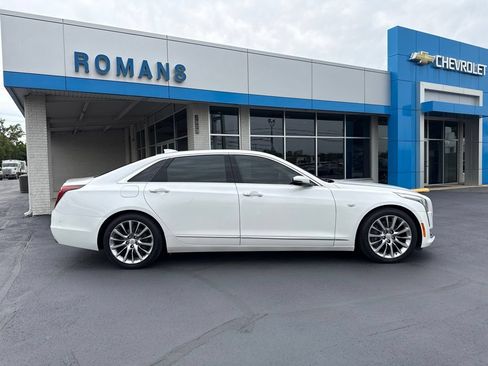 Used 2018 Cadillac CT6 Luxury AWD/4WD image 2