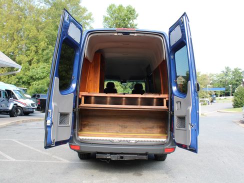 Used 2014 Mercedes-Benz Sprinter 2500 image 31