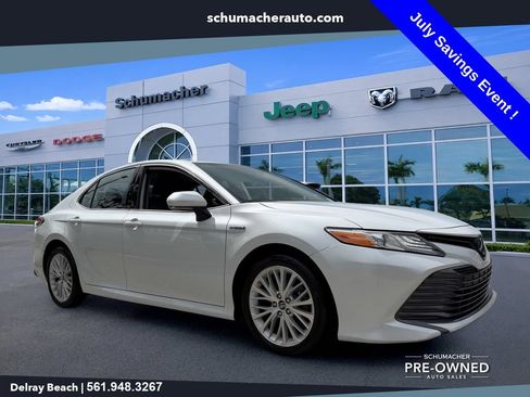 Used 2019 Toyota Camry XLE FWD image 1