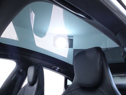 Used 2021 Porsche Taycan 4S image 30