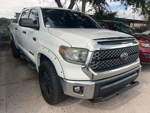 Used 2020 Toyota Tundra SR5 w/ SR5 Upgrade Package image 3