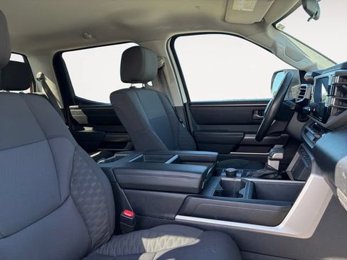 Used 2022 Toyota Tundra SR5 AWD/4WD image 15