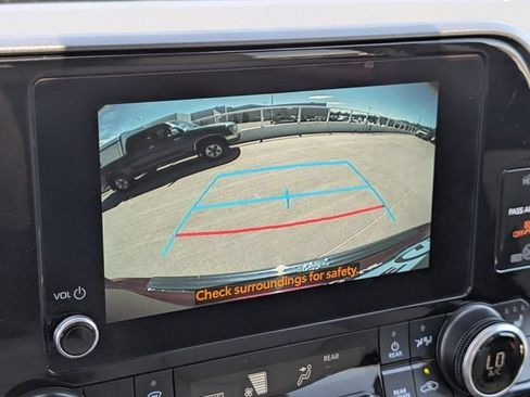 Used 2025 Toyota Highlander XLE AWD/4WD image 29