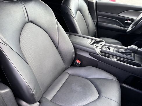 Certified 2025 Toyota Grand Highlander XLE image 13