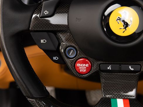 Used 2019 Ferrari Portofino RWD image 82