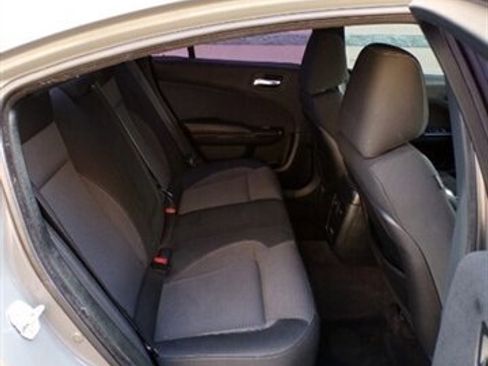 Used 2017 Dodge Charger SE w/ Blacktop Package image 25