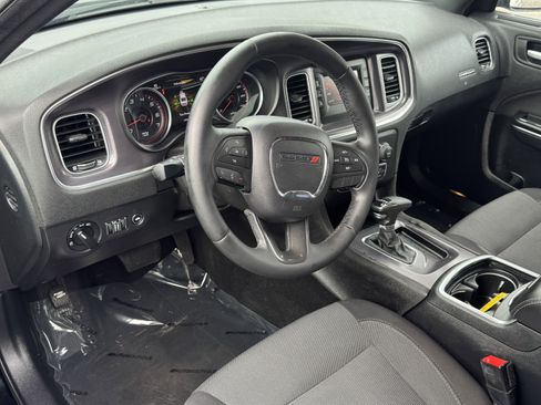 Used 2015 Dodge Charger SE w/ Sport Appearance Group RWD image 7