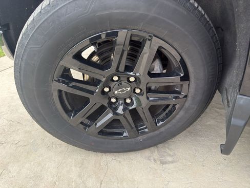 Used 2023 Chevrolet Silverado 1500 Custom AWD/4WD image 28