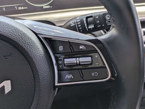 Used 2024 Kia Seltos EX FWD image 23
