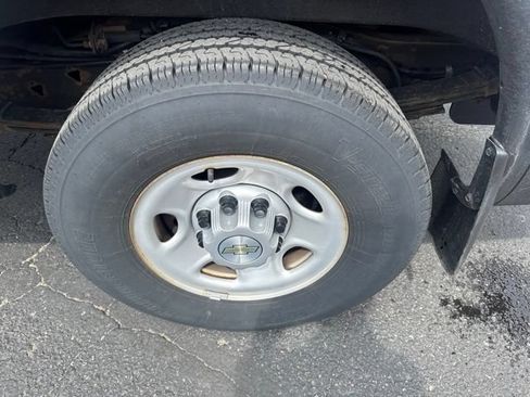 Used 2021 Chevrolet Express 2500 w/ Driver Convenience Package RWD image 6