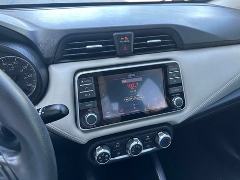 Used 2020 Nissan Versa SV FWD image 4