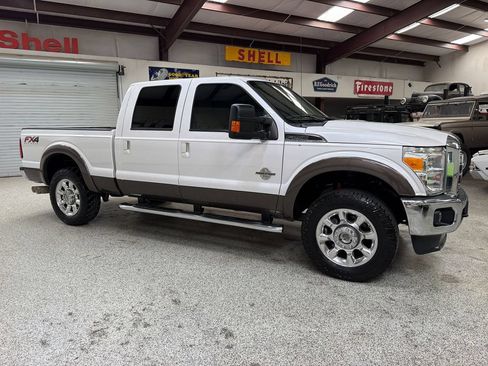 Used 2016 Ford F250 Lariat w/ Lariat Ultimate Package AWD/4WD image 10
