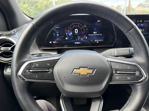 Used 2025 Chevrolet Equinox LT w/ Convenience Package II FWD image 11