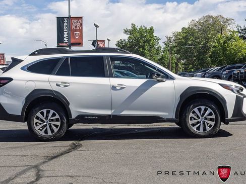 Used 2025 Subaru Outback Premium AWD/4WD image 16