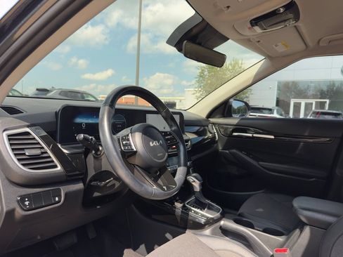 Used 2024 Kia Seltos X-Line AWD/4WD image 4