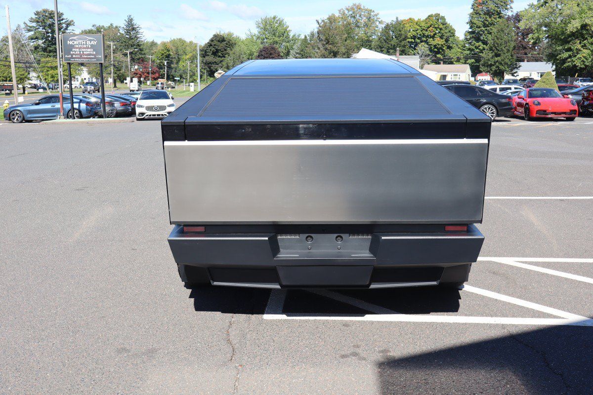 Used 2024 Tesla Cybertruck AWD Crew Cab image 7