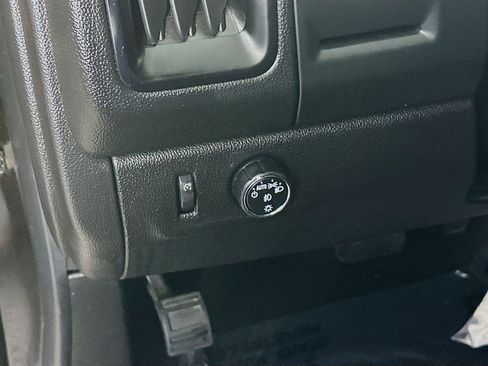 Used 2016 Chevrolet Colorado LT w/ LT Convenience Package RWD image 15